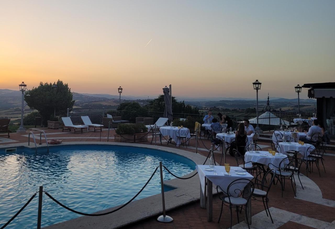 Hotel Relais Todini - Residenza D'epoca - Luxury Historic House 5*